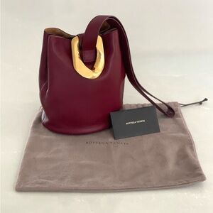 Bottega Veneta Drop Bag in Burgundy Nappa leather and Gold buckle Shoulder Bag
